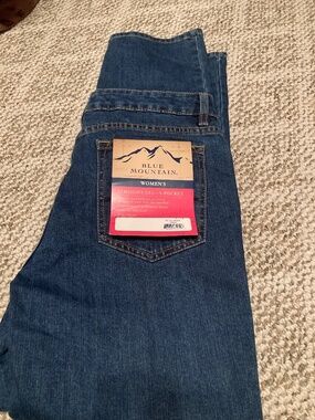Blue Mountain Straight Leg 5 Pocket NWT